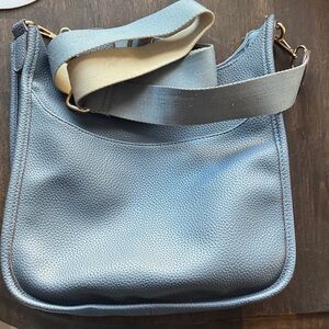 Elegant Blue Leather Shoulder Bag